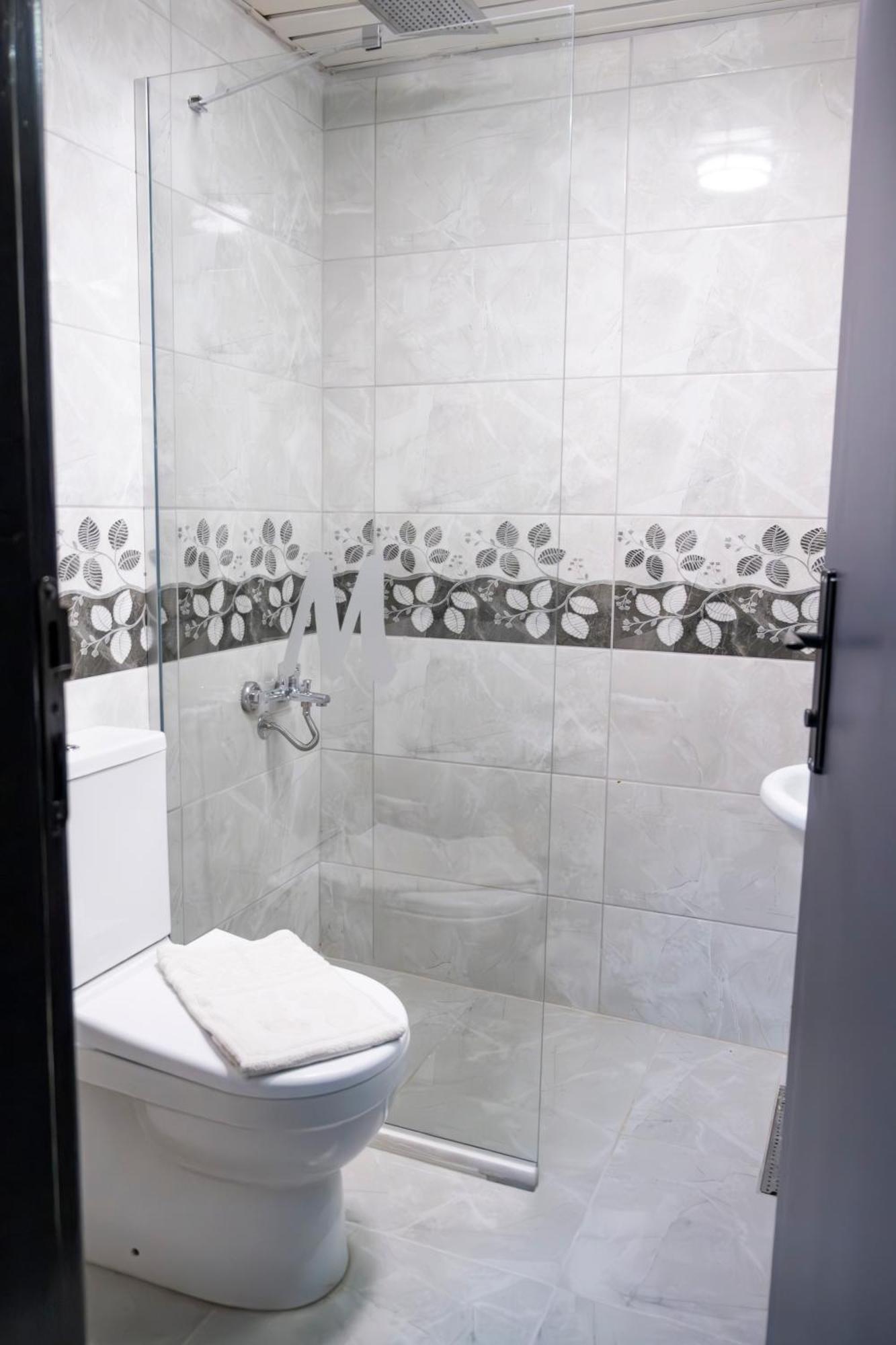 Mustis Royal Plaza Hotel