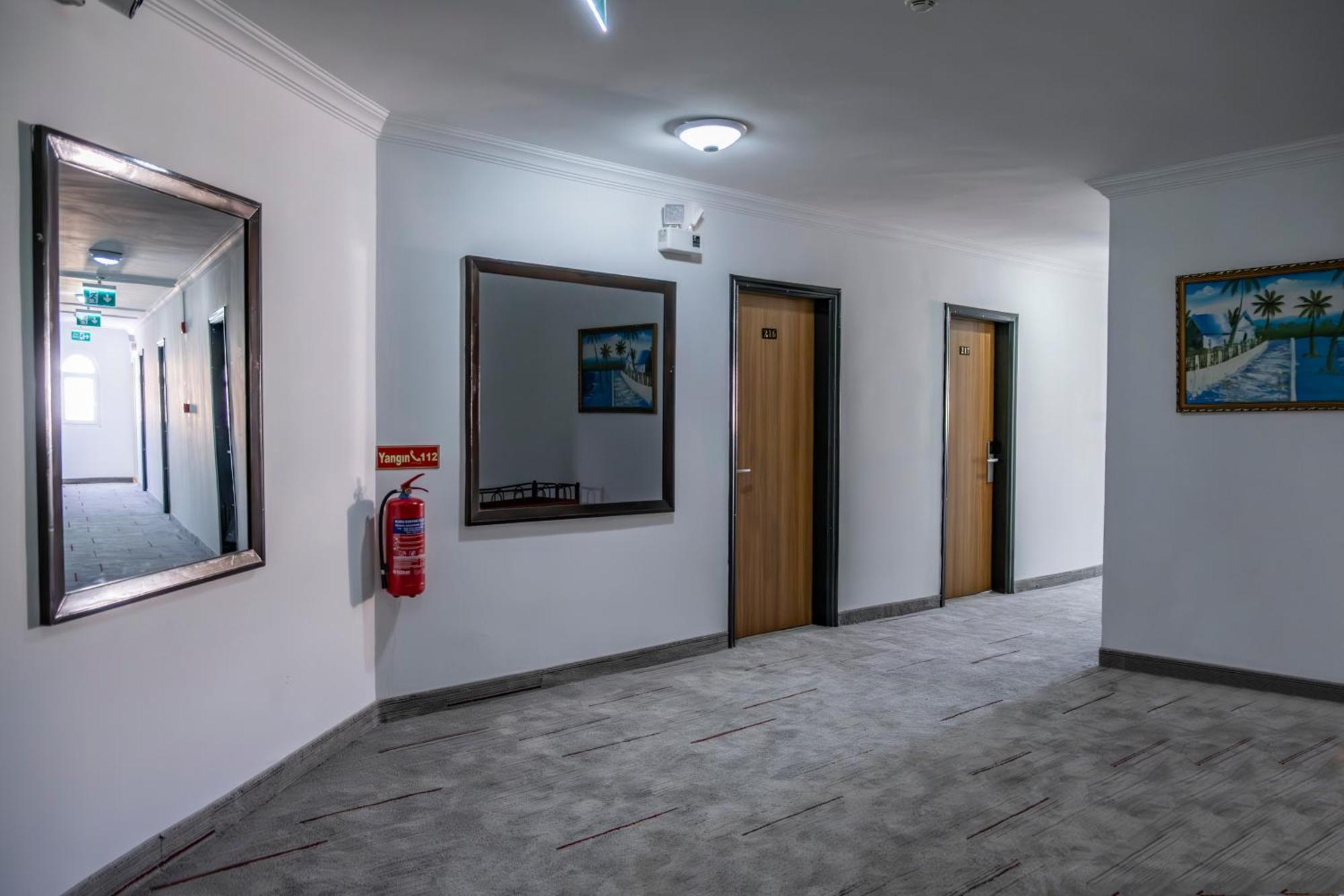 Hotel Mustis Royal Plaza