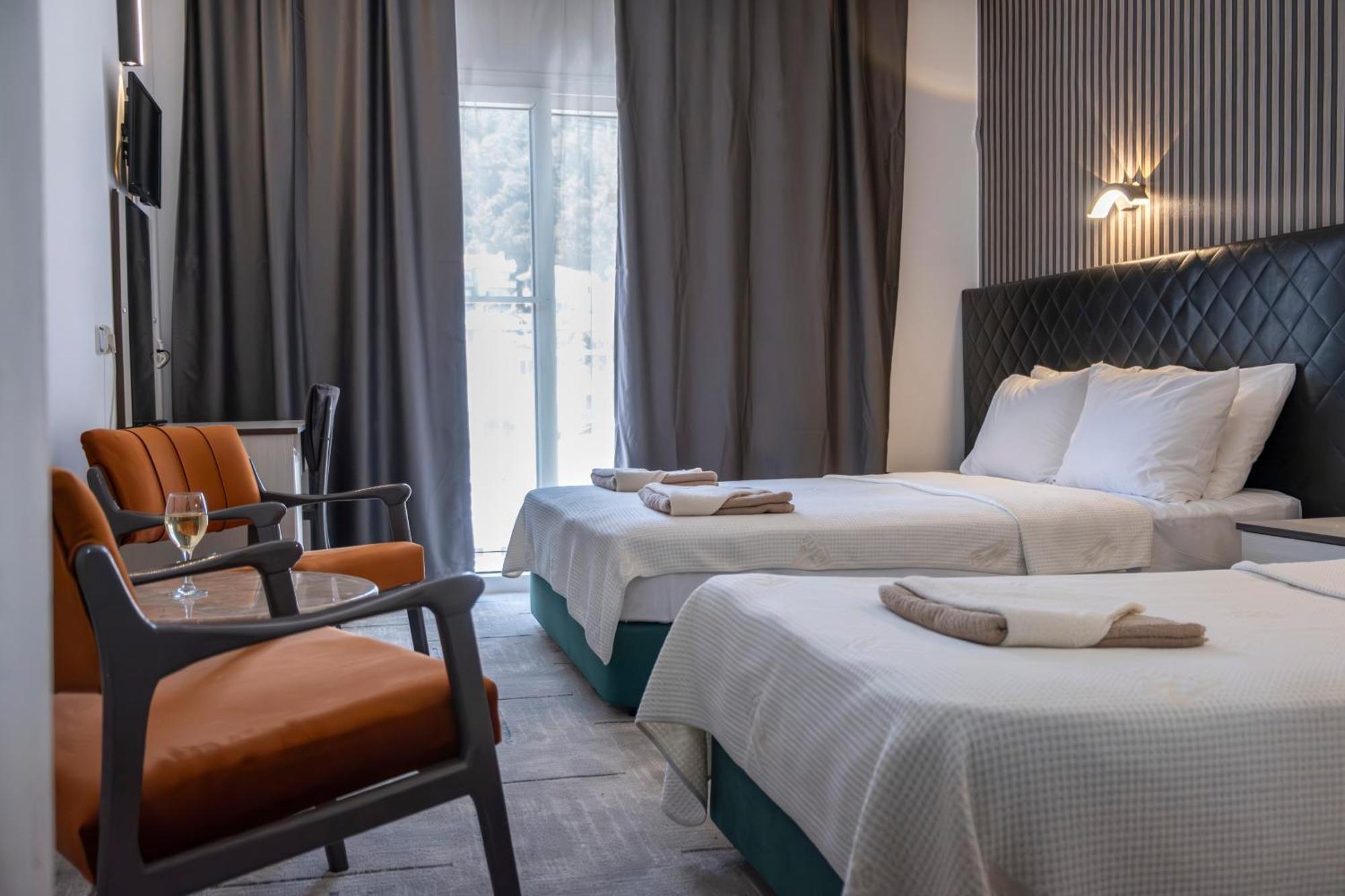 Hotel Mustis Royal Plaza
