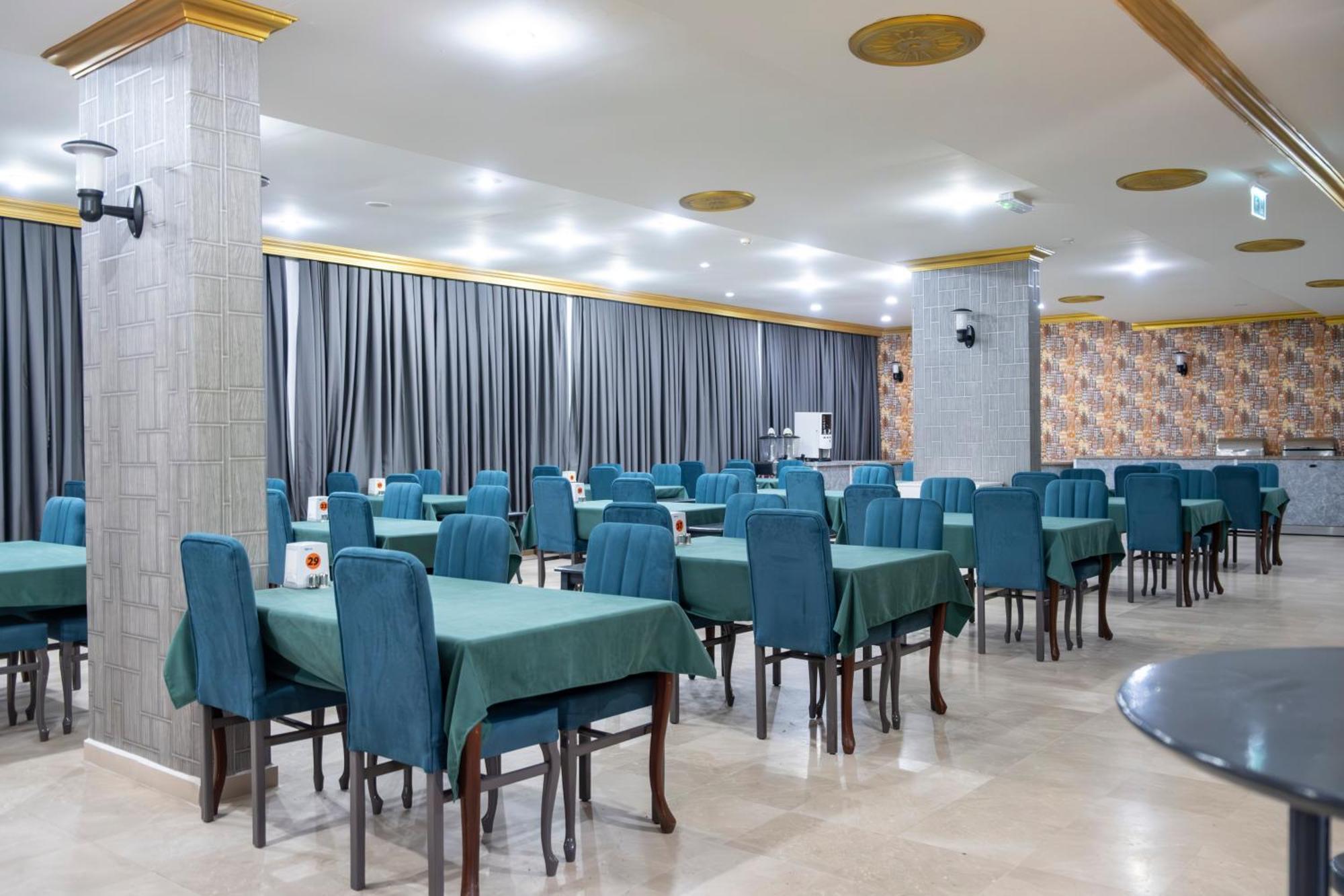 Hotel Mustis Royal Plaza 3*