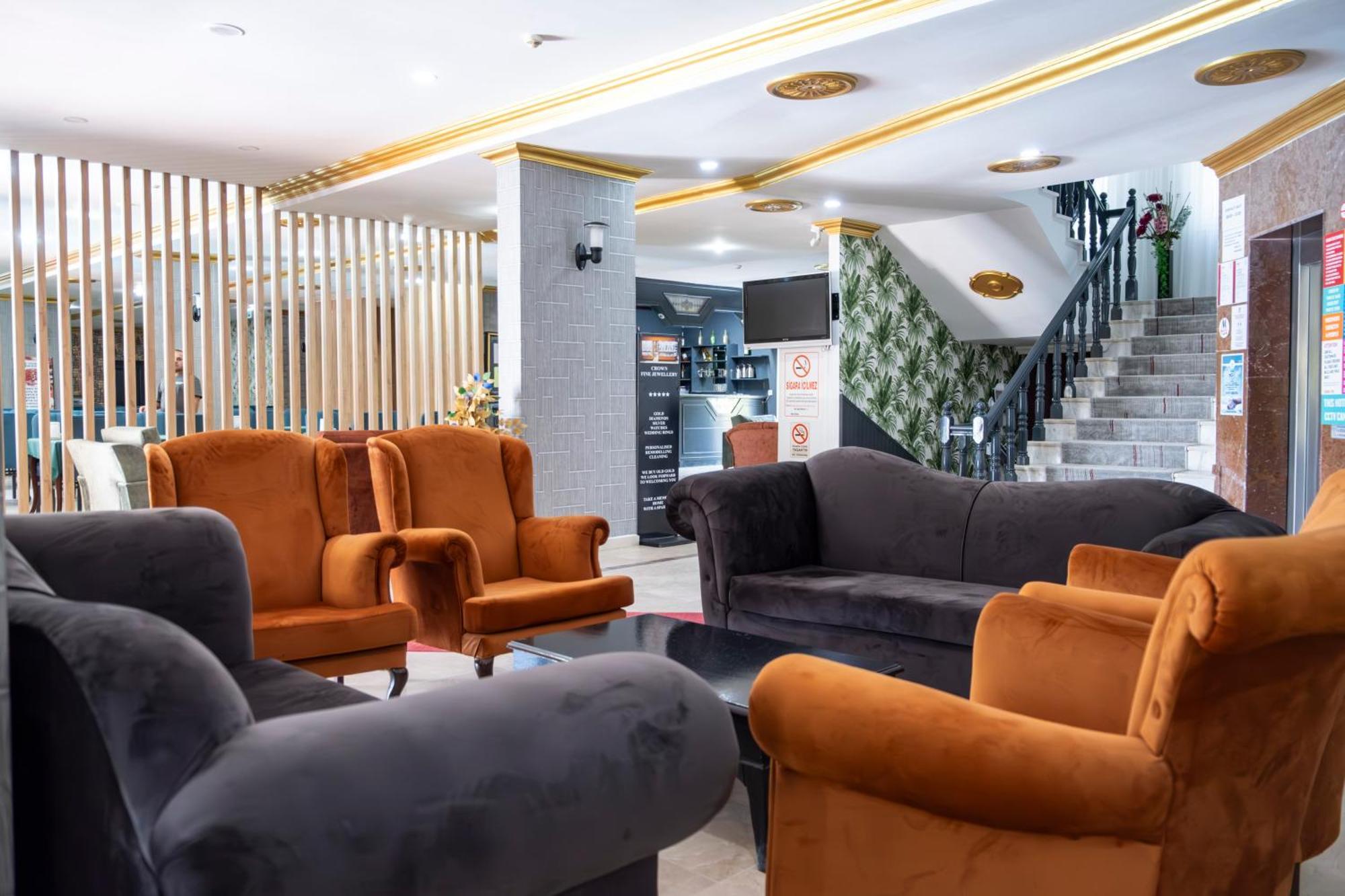 Mustis Royal Plaza 3*
