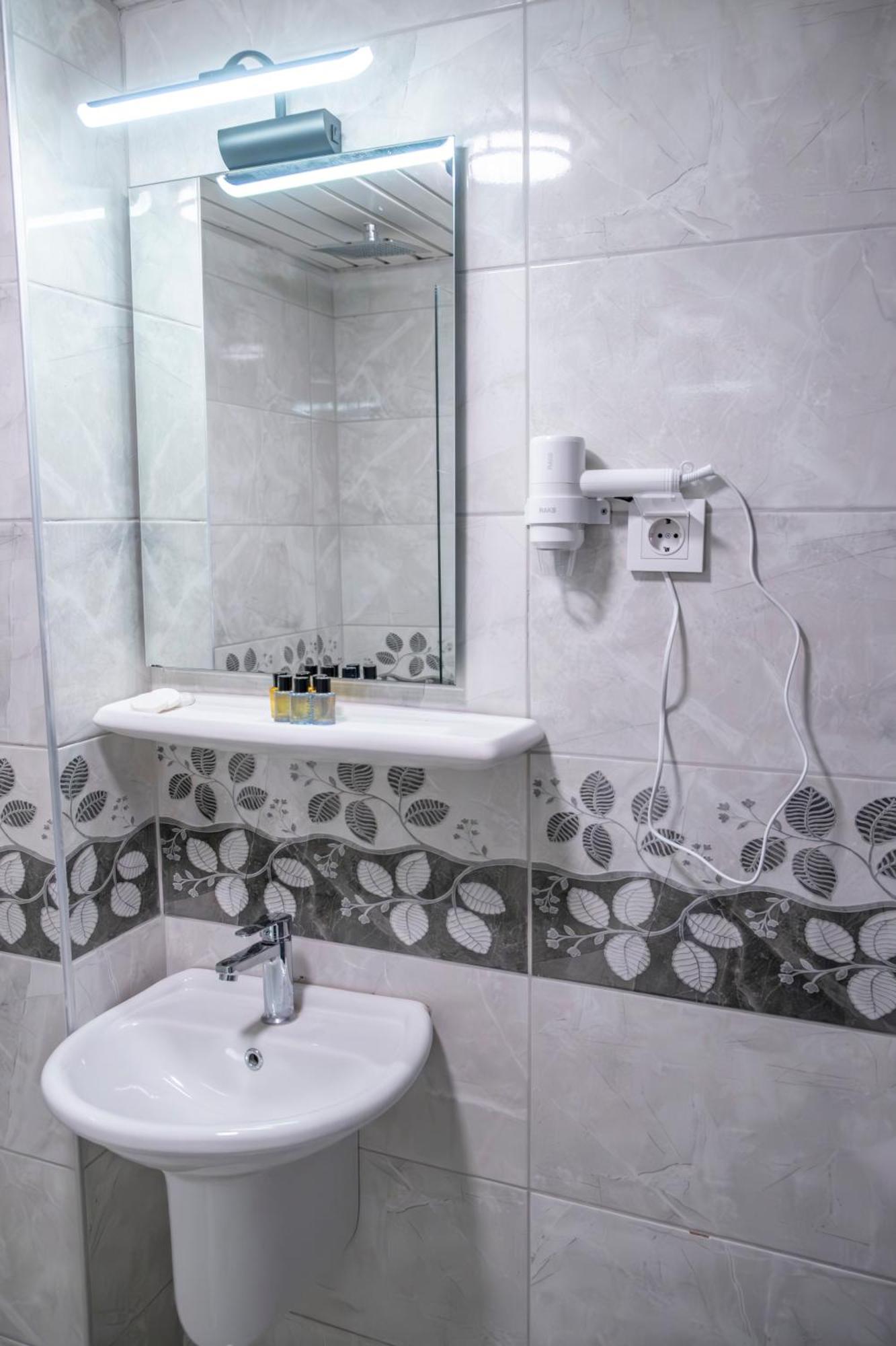Mustis Royal Plaza Hotel 3*