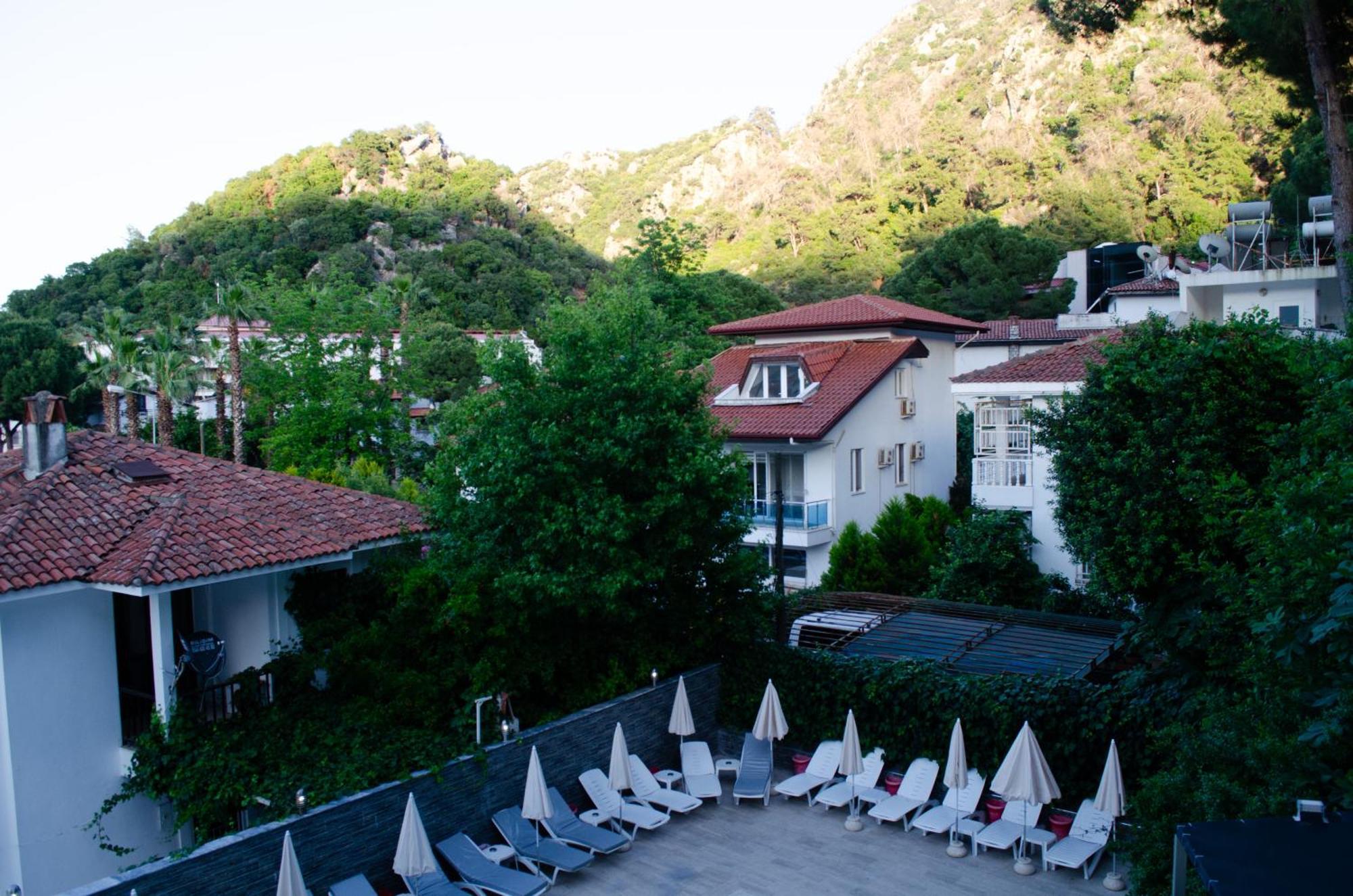 Dilhan Hotel