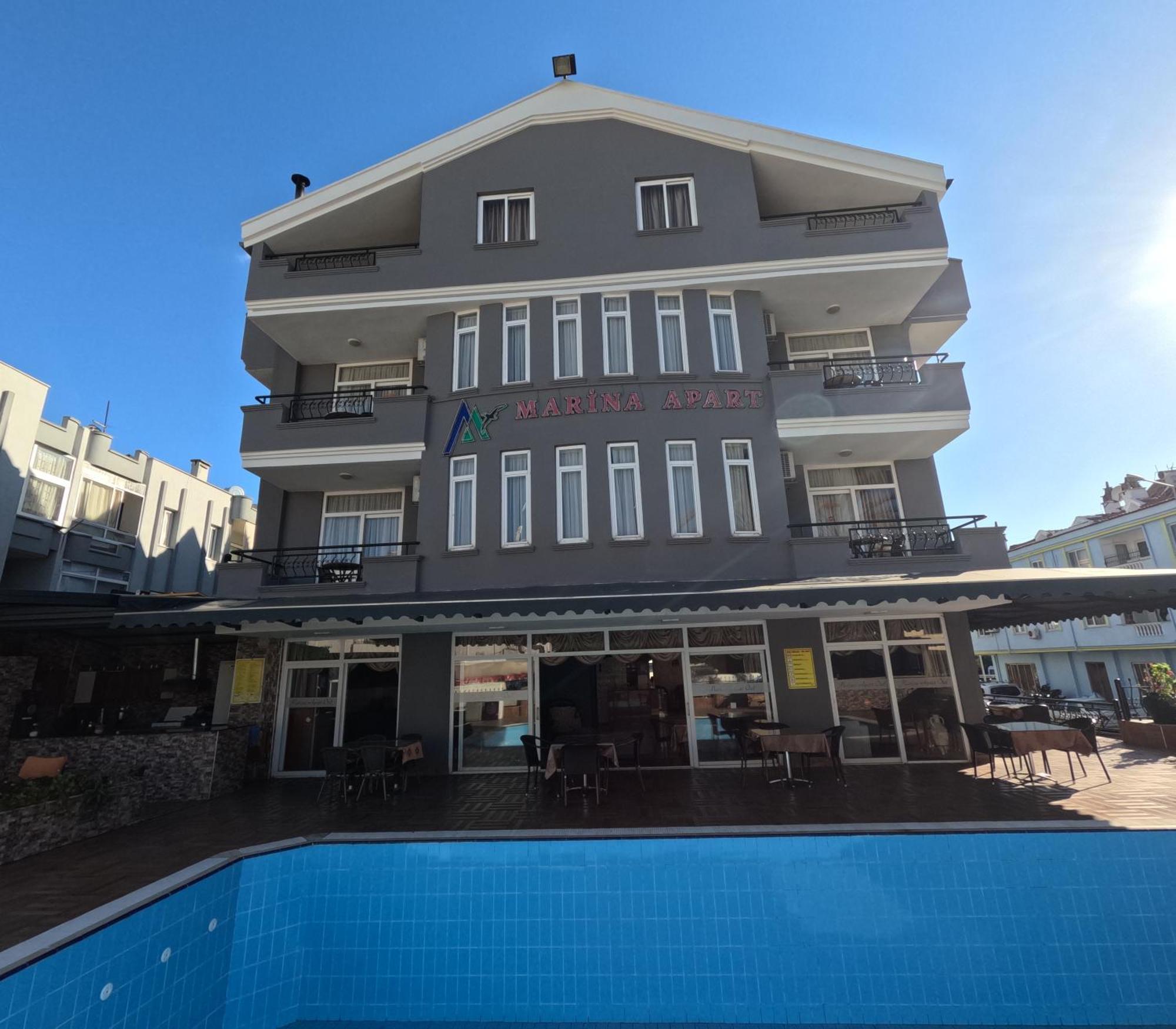 Aparthotel Marina *