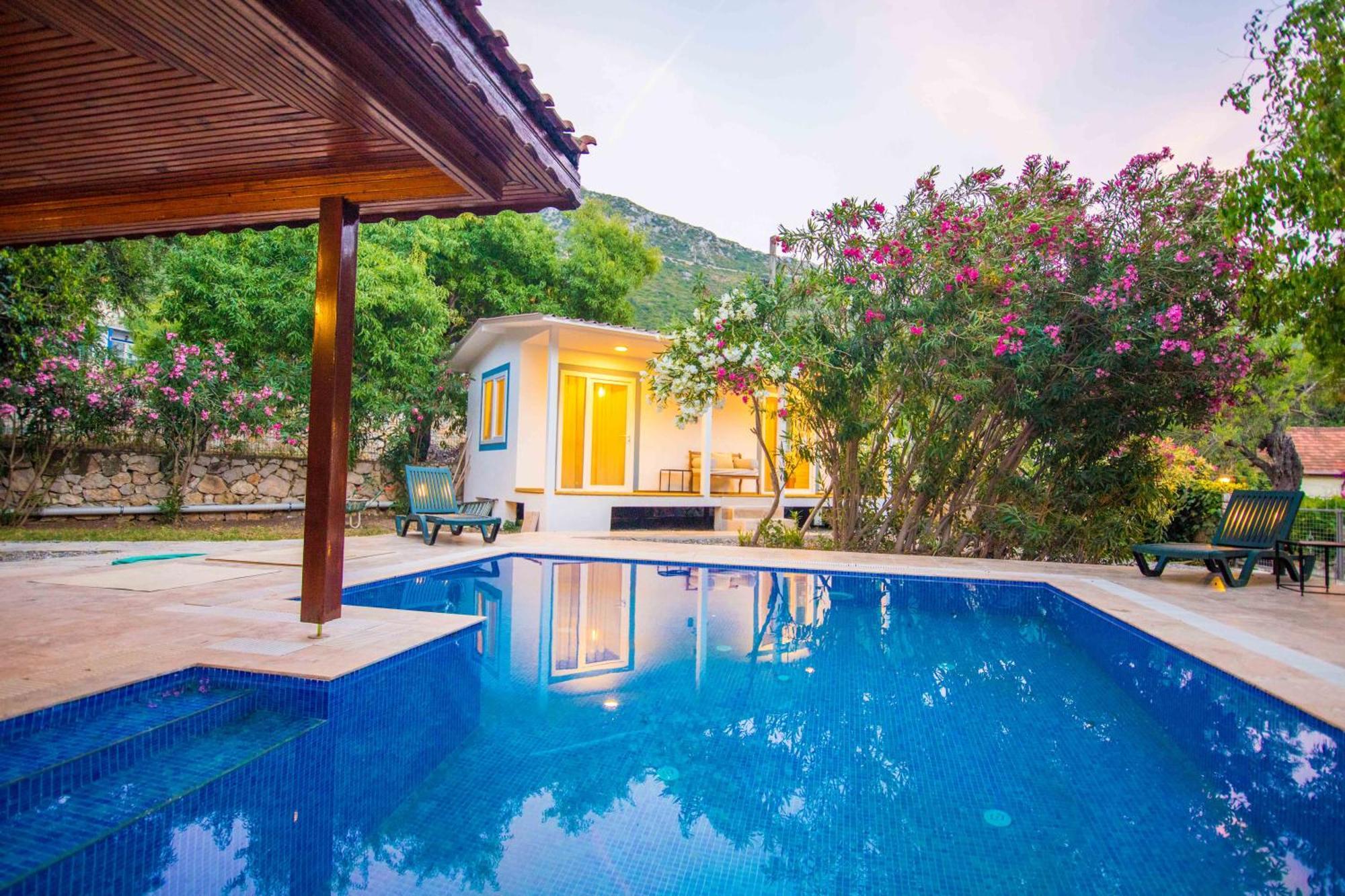 Damla Sogut Daily Weekly * Marmaris