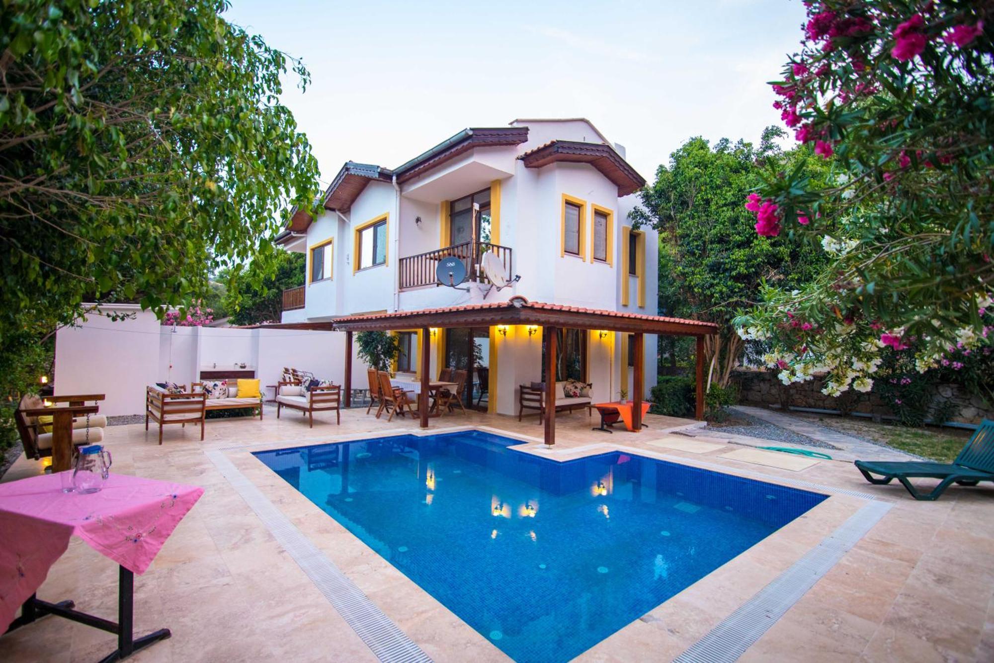 Damla Sogut Daily Weekly * Marmaris