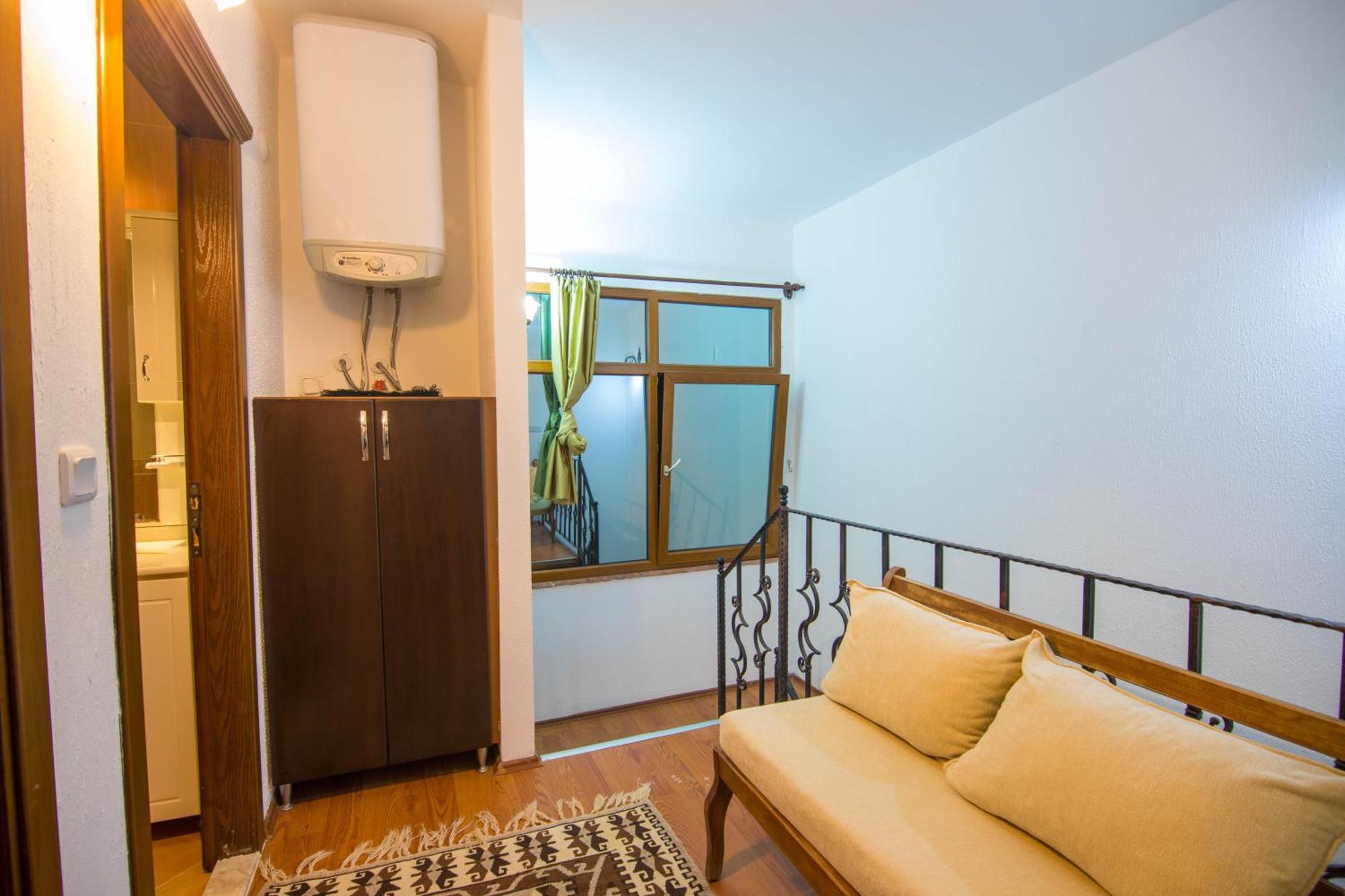 Damla Sogut Daily Weekly Villa *