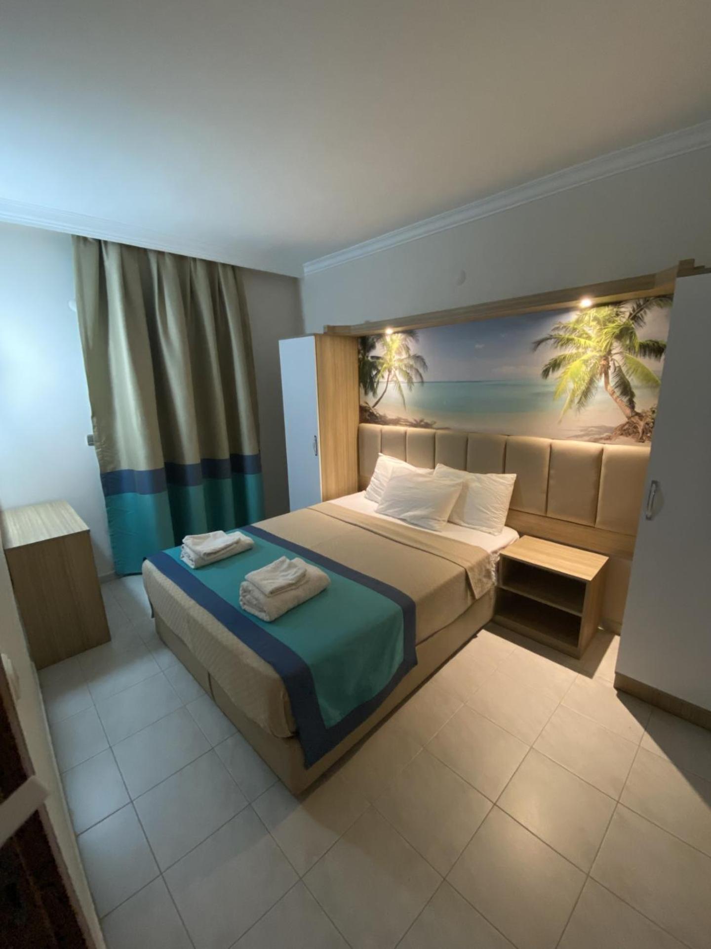 Aparthotel Akandia *