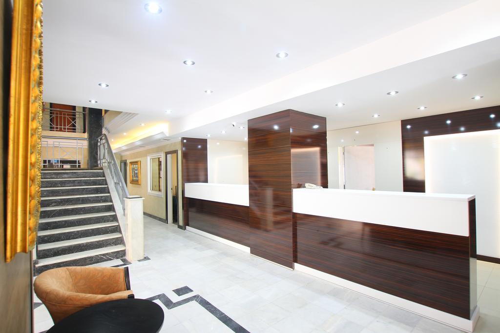 Hotel Myra 3*