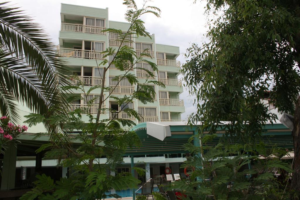 Flamingo Hotel