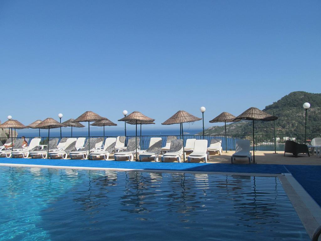 Aparthotel Serena Suites 3*