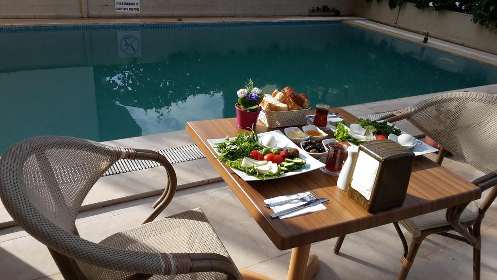 Hotel Adonis 3*