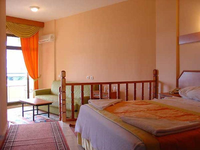 Amos Marmaris