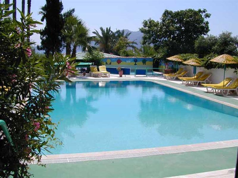 Hotel Amos 2*