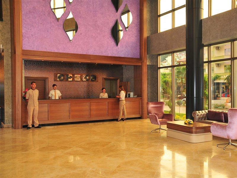 Hotel Golden Rock