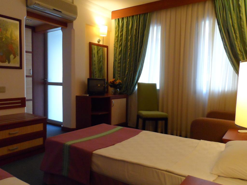 Aegean Park 3*