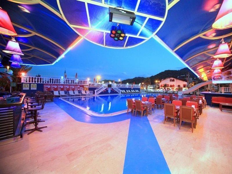Hotel Mustis Royal Plaza