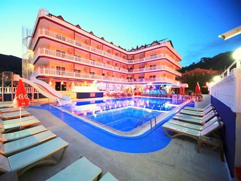 Hotel Mustis Royal Plaza 3*
