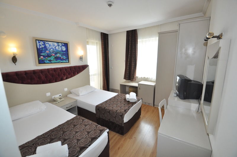 Hotel Almena 3*
