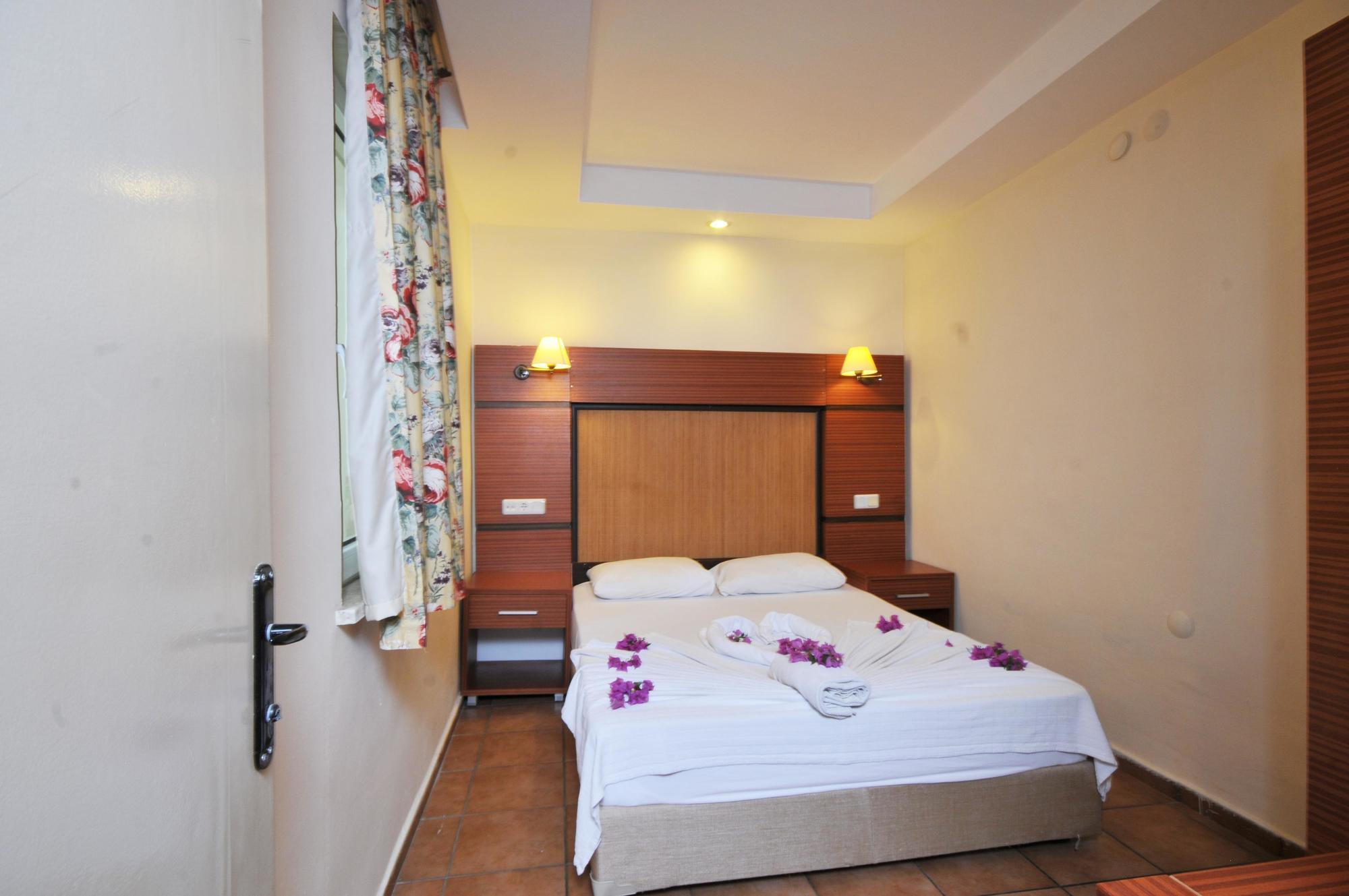 Hotel Greenpark 3*