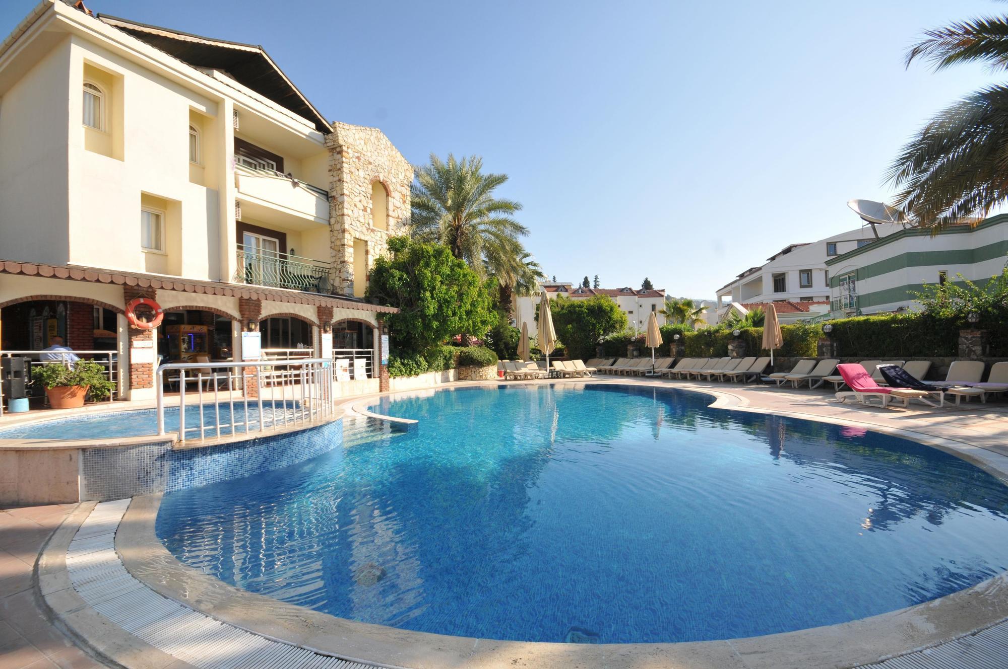 Greenpark Hotel 3*