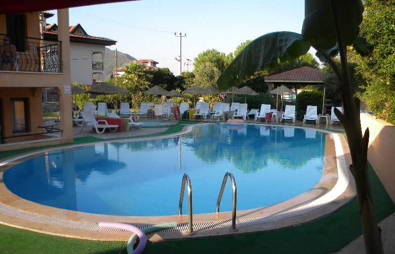 Leons Sun Village Hotel