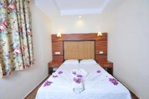 Greenpark Hotel 3*