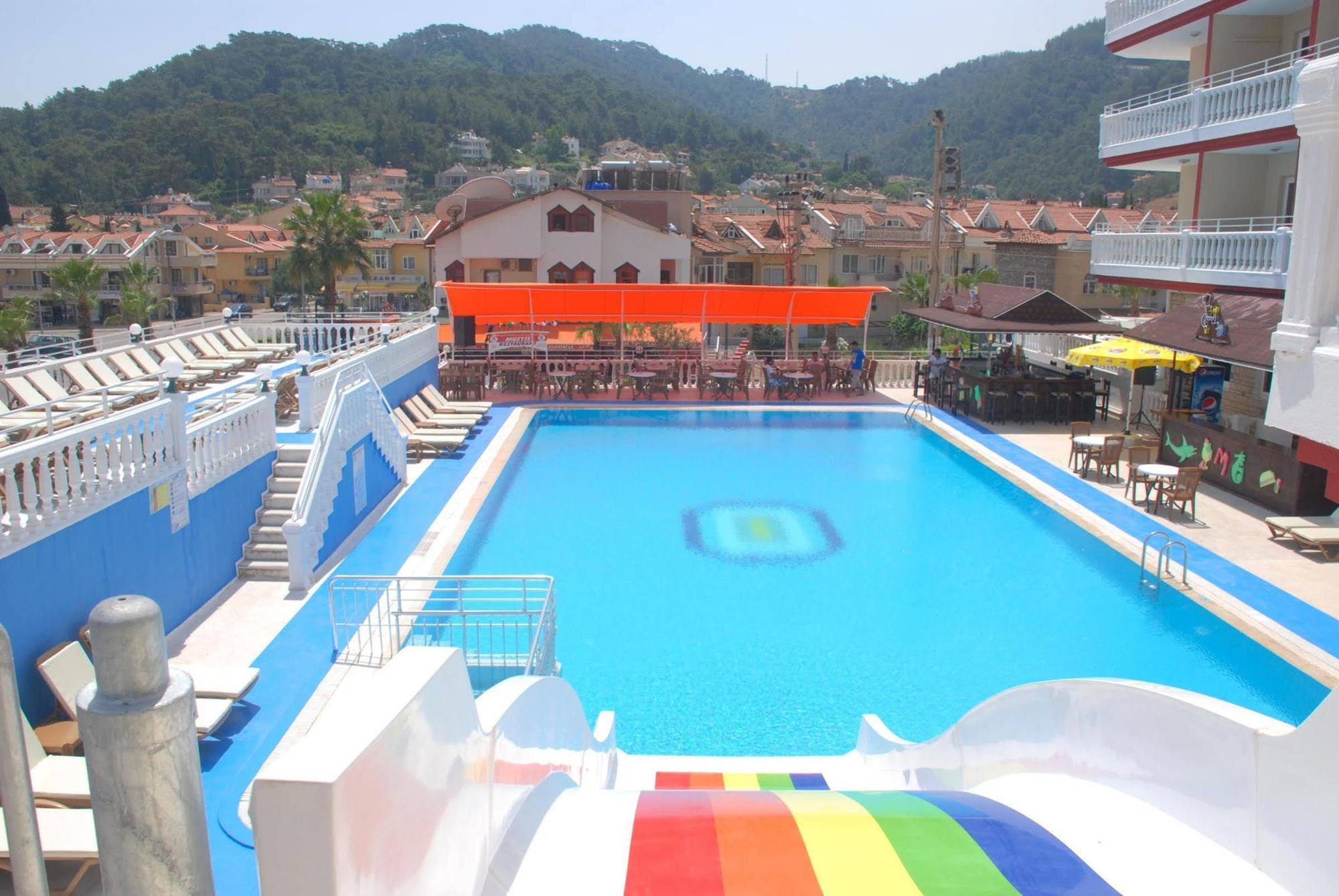 Hotel Mustis Royal Plaza