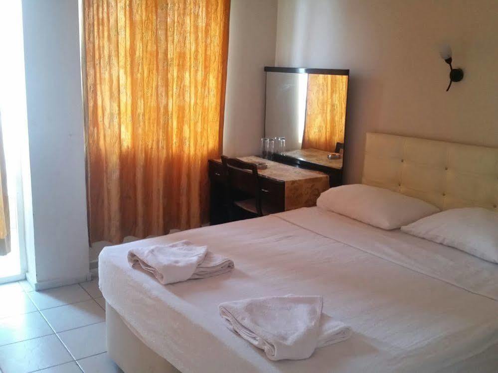 Hotel La *
