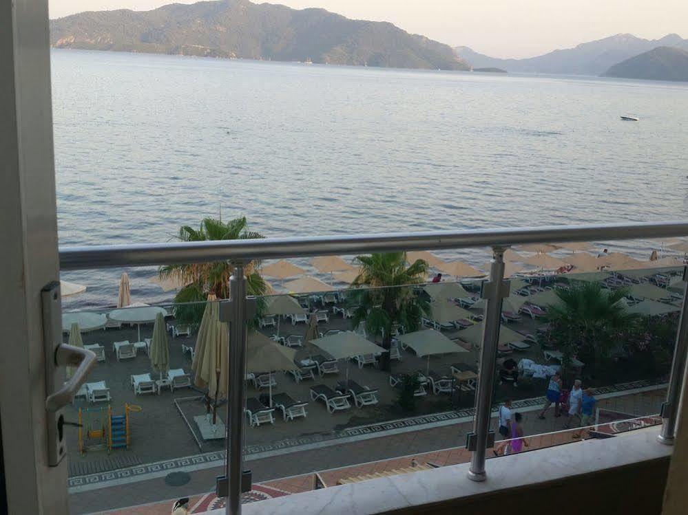 Hotel La *
