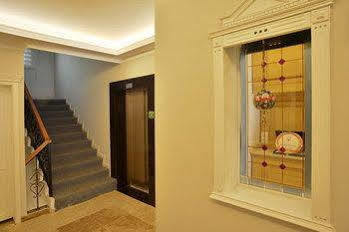 Chateau De Hotel 3*
