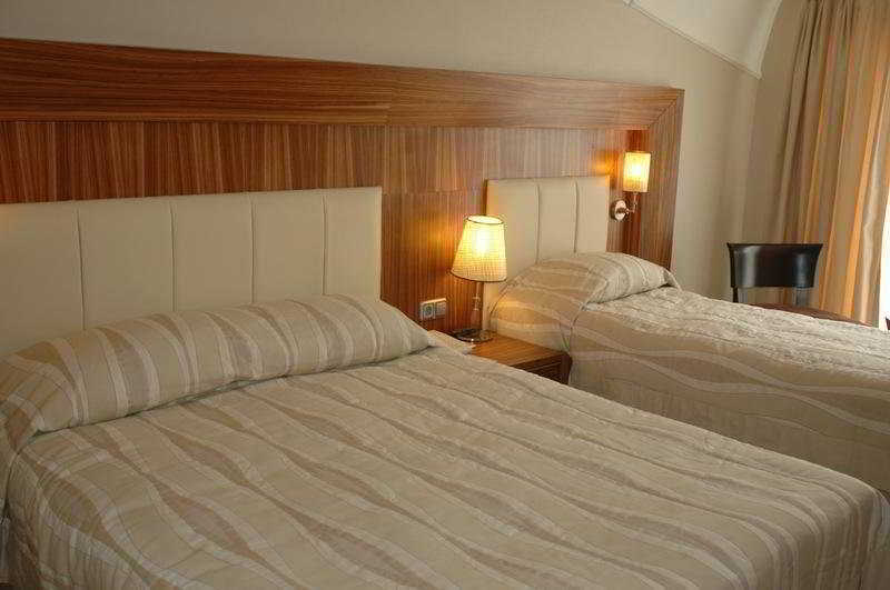 Deluxe Pinetapark 4*