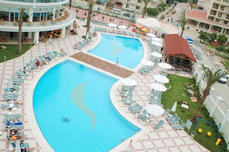 Hotel Deluxe Pinetapark 4*