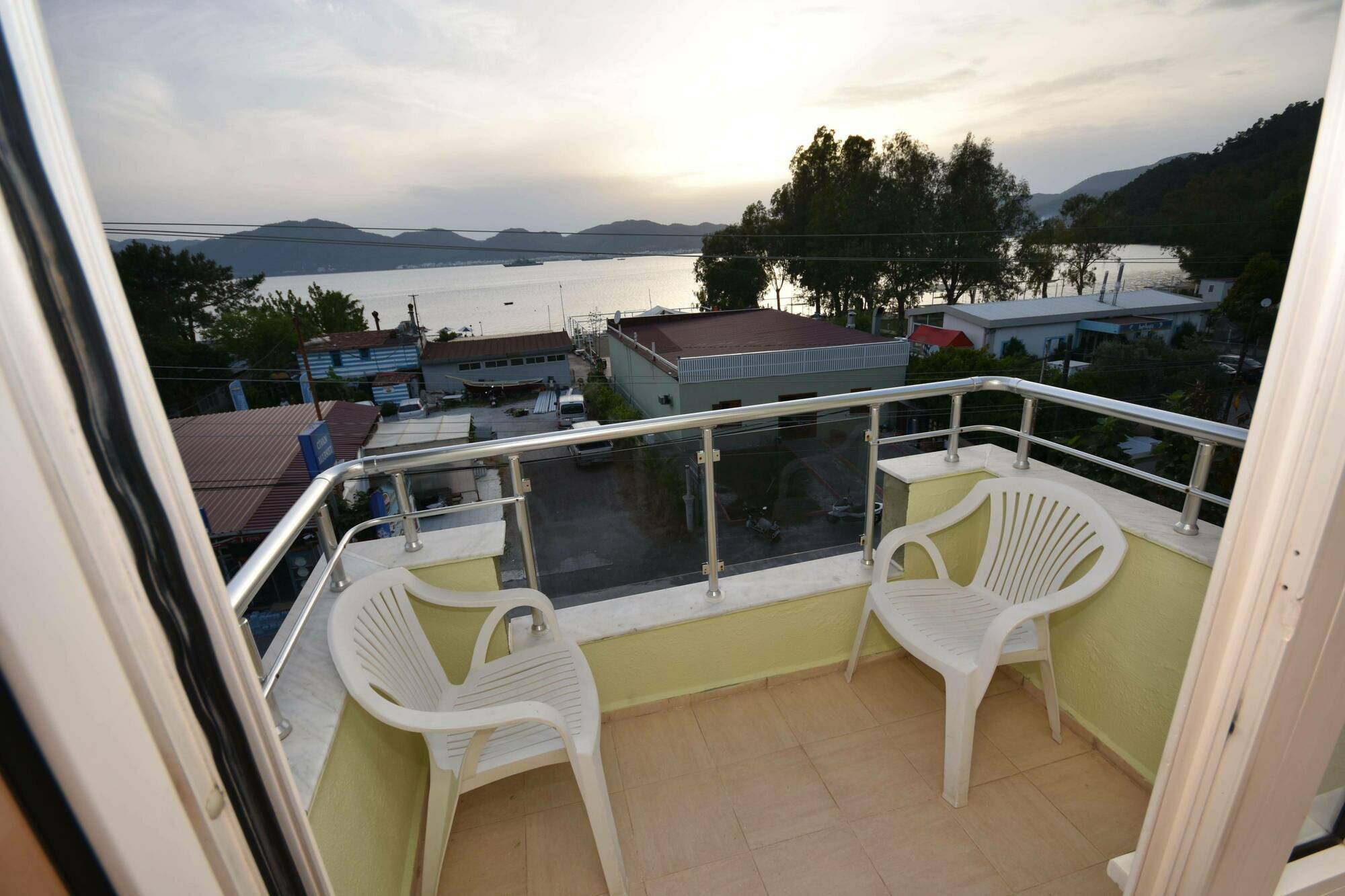 Anerissa Hotel