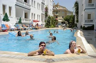 Hotel Club Ceylan 3*