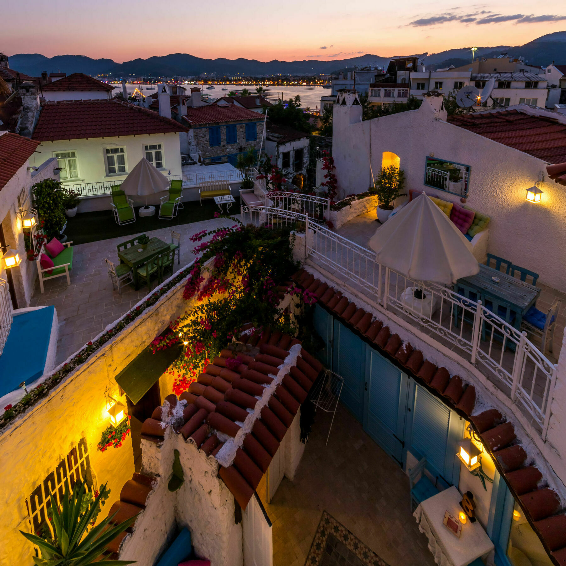 8 Aparthotel 3*