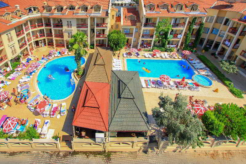 Club Amaris Aparthotel 3*