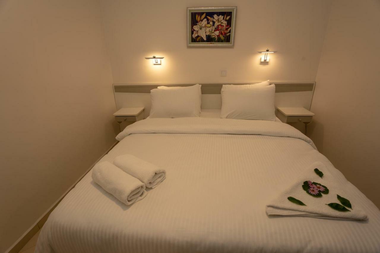 Mitos Aparthotel 3*