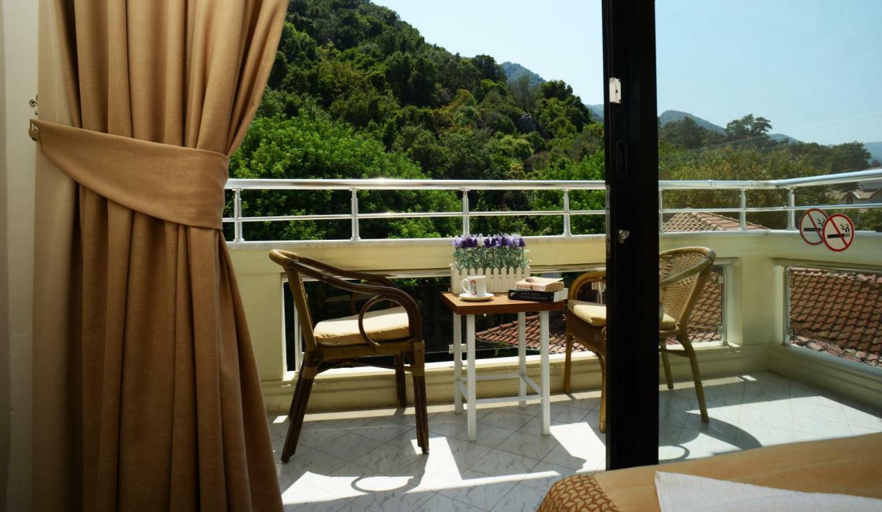 Hotel Chateau De 3*