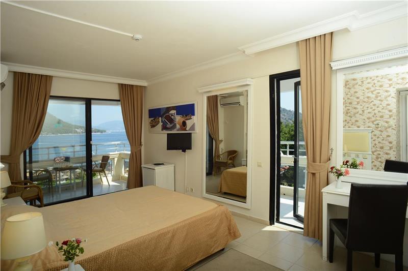 Hotel Chateau De 3*