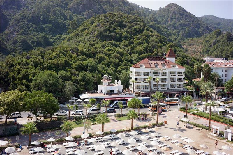 Hotel Chateau De 3*