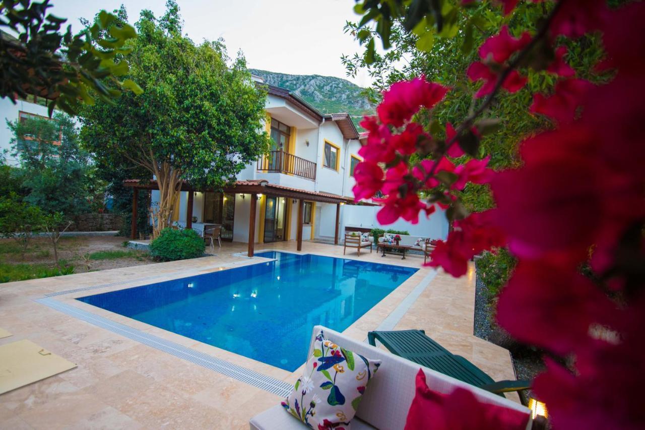 Damla Sogut Daily Weekly * Marmaris