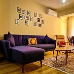 Lara\'S Home