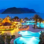 Marti Resort Deluxe Hotel