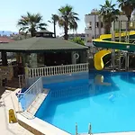 Maxwell Holiday Club