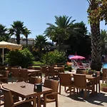 Hibiscus Garden Apart