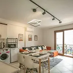 Flaneur Home