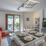 Flaneur Home