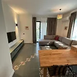 Esmahan Forest And Pool By Zehra Suites