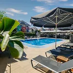 Moni Hotel